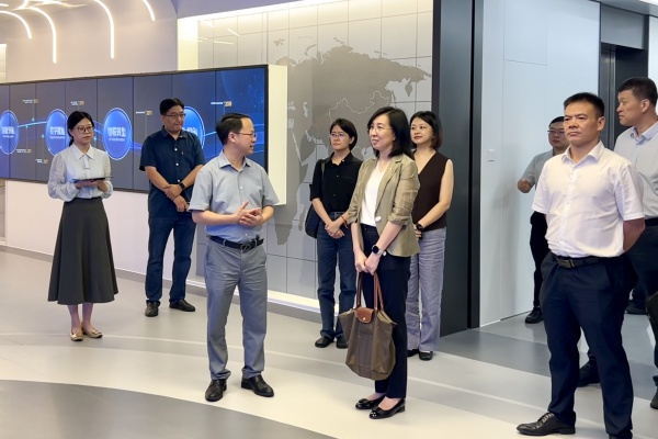 科技部國(guó)際合作司副司長(zhǎng)莊嘉一行蒞臨托普云農(nóng)調(diào)研考察